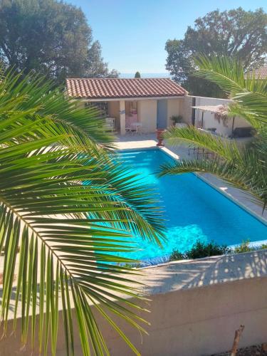 Gite Au fond du jardin in Saint-Saturnin-les-Avignon
