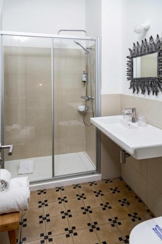 Double Room image 5