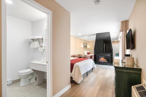 King Room - King Bed with Single Spa Bath and Fireplace