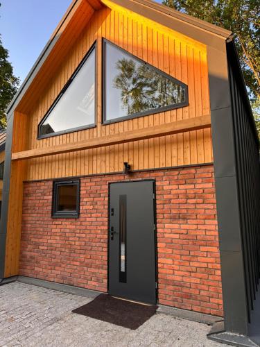 2 bedrooms, 4 beds