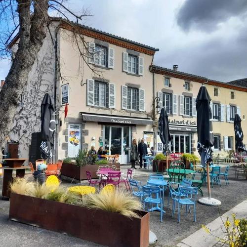 Chambres d'hôtes du Bistrot d'ici - Chambre d'hôtes - Saint-Saturnin