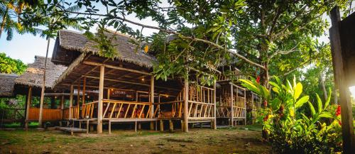 Tres Chimbadas Lake Lodge Tambopata