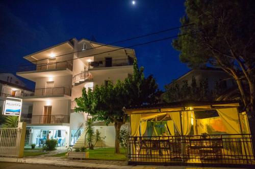 Philoxenia Apartments - Accommodation - Kryonéri