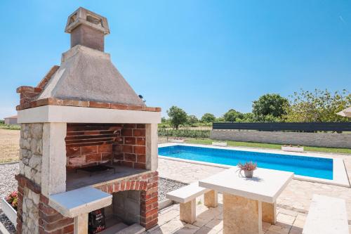 Villa Stone House with Pool