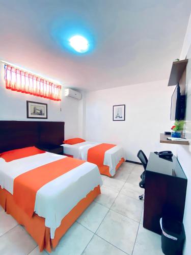 2 twin beds