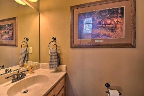 3BR Murrayville Lakefront Cabin with Boat Slip! - image 2