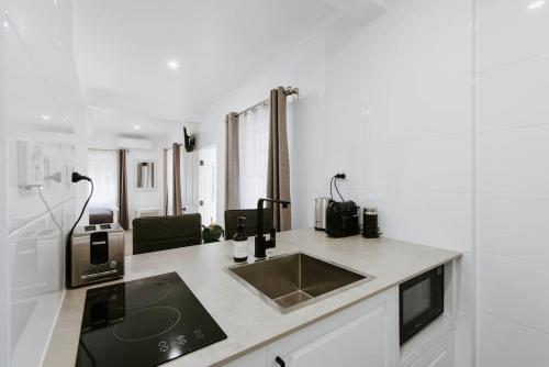 Claret on Douro - Ash Cottage