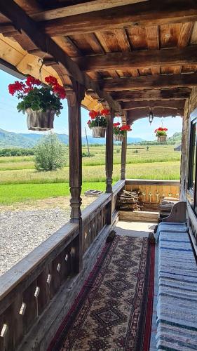 Erkély/terasz, Casa bunicilor din Oncești (Casa bunicilor din Oncesti) in Oncesti