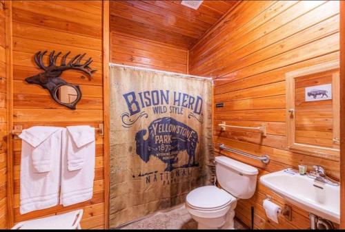 Wooden Nickel Cabins - image 12