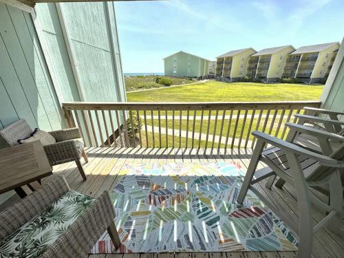 Ocean View & Easy Beach Access! - Surf City