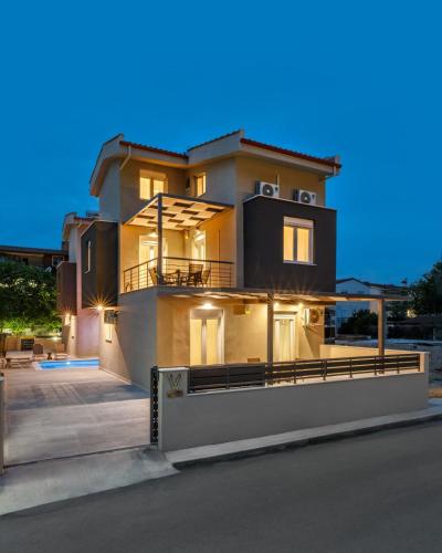 V Luxury Apartments with Pool - Accommodation - Siviri
