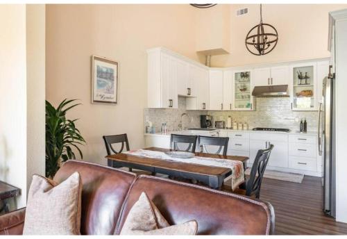 Mountain Cabin-3BD- Near Lake - Central Heating - Wi-Fi in Lake Arrowhead, USA