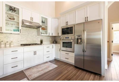 Mountain Cabin-3BD- Near Lake - Central Heating - Wi-Fi in Lake Arrowhead, USA
