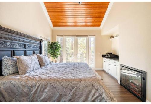 Mountain Cabin-3BD- Near Lake - Central Heating - Wi-Fi in Lake Arrowhead, USA