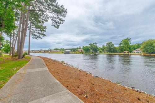 Ground Floor Condo 2 bed 2 bath Riverwalk at Arrowhead Country Club Unit 104 - image 13