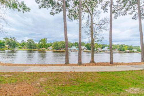 Ground Floor Condo 2 bed 2 bath Riverwalk at Arrowhead Country Club Unit 104 - main image