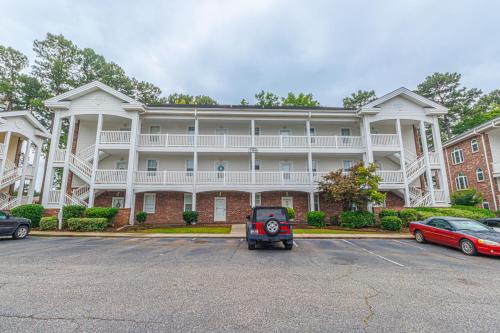 Ground Floor Condo 2 bed 2 bath Riverwalk at Arrowhead Country Club Unit 104 - image 4
