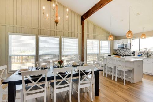 Near Boat Ramp: Home w/ Deck & Grill in Freeport in San Luis Island (TX)