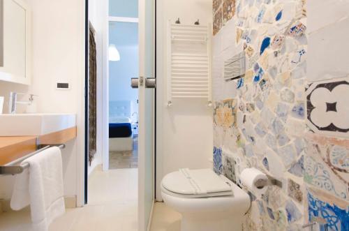 One-Bedroom Apartment with Sea View and Terrace image 6