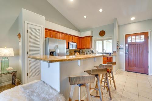 Luxe Maunalani Resort Condo with Pool and Beach Access detail