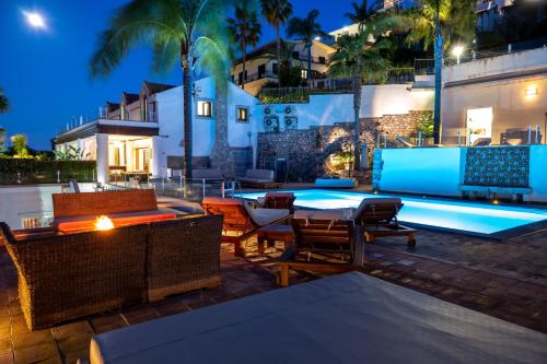 One-Bedroom Apartment with Sea View and Terrace image 10