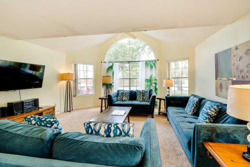 Laguna Bay Condo with Pool 7 Mi to Disney World! in Kissimmee, USA