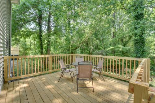 B&B Seneca - Seneca Vacation Rental Less Than 1 to Lake Keowee Access! - Bed and Breakfast Seneca