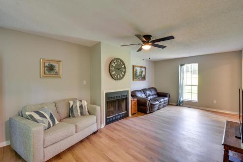 Seneca Vacation Rental Less Than 1 to Lake Keowee Access! Seneca Vacation Rental Less Than 1 to Lake Keowee Access!