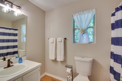 Seneca Vacation Rental Less Than 1 to Lake Keowee Access! Seneca Vacation Rental Less Than 1 to Lake Keowee Access!