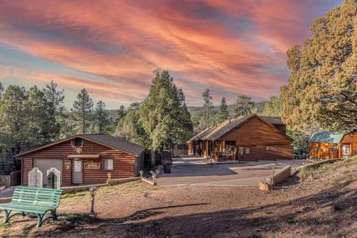 Cabin #3 Rainbow Trout - Pet Friendly- Sleeps 6 - Playground & Game Room, Payson (photo 5)