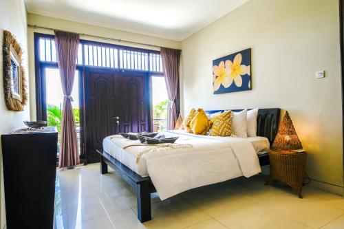 Villa LOGAN - KUTA - 5 Bedroom - 3 Bathroom Villa - Great Location