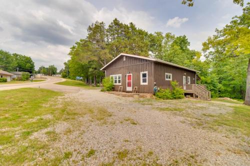 Henderson Vacation Rental Less Than 1 Mi to Norfork Lake! in Henderson, USA
