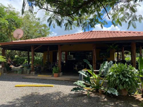 Restaurante y cabinas Sudy in Carara
