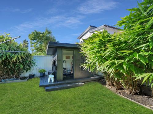 Gorgeous Getaway Toowoon Bay in Costa Central