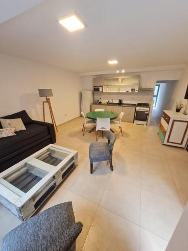 MENDOZA TURiSTA - CINCO DEPARTAMENTOS A ESTRENAR HASTA 20 PERSONAS