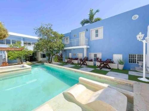 Leonora Apt Pool Paseo Montejo Merida