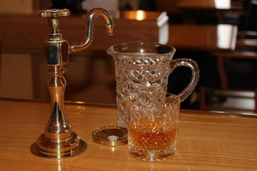 The Hill Hotel - image 4