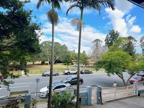 Spacious Newly Furnished 2bed Apartment in South Brisbane