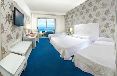 Quadruple Room with Sea View