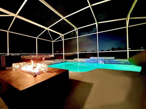 Eleven-Bedroom Disney Area Golf Resort Mansion - main image