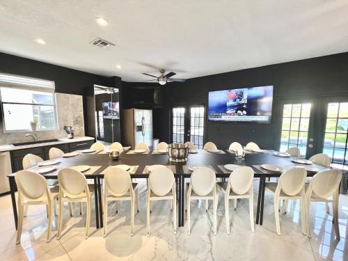 14 Room DisneyMansion by AmericanVacationliving thumb 3