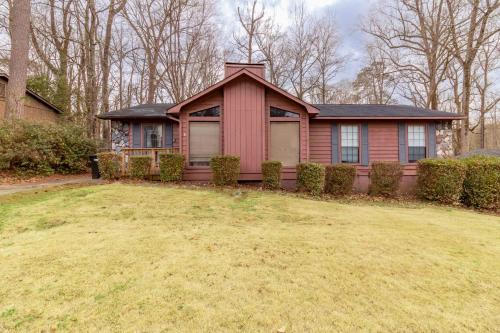 Columbus Cabin Wooded Retreat W Large Yard