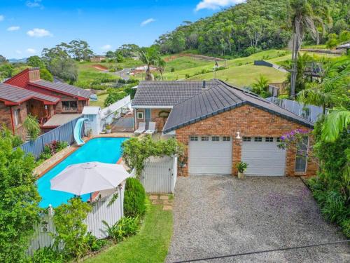 Lighthouse Vaccay - family beach house with pool