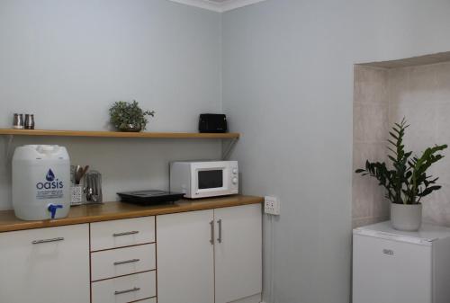 Kitchen, @karoo Guesthouse in Graaff-Reinet