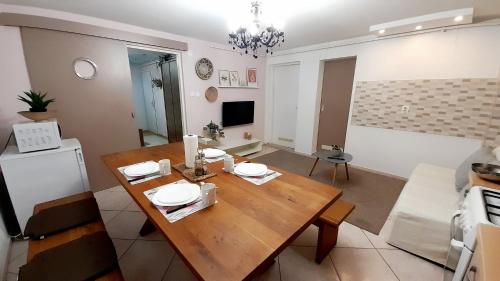  Apartment Eleco, Pension in Bjelovar bei Otrovanec