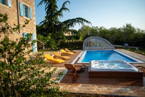 Julijud, villa with heated pool, jacuzzi and sauna