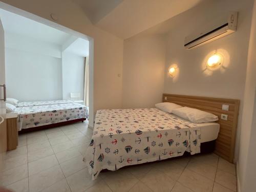 Hotel Status Room Type - Family Room Hotel Status Room Type - Family Room