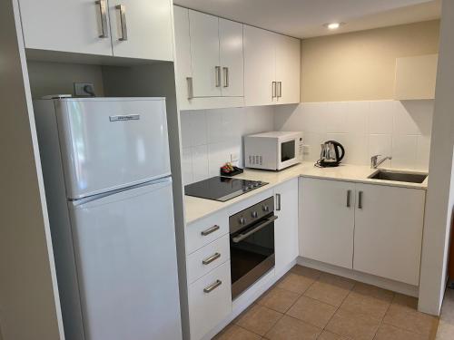 Wahroonga Furnished Apartments near Leonora Close Park