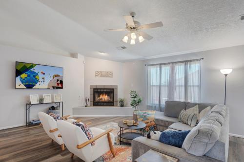 Cheerful Vibrant 3BR - 3TV - New in Albuquerque, USA