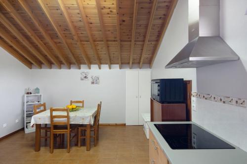 ห้องครัว, Casa Do Monte in ซานตานา